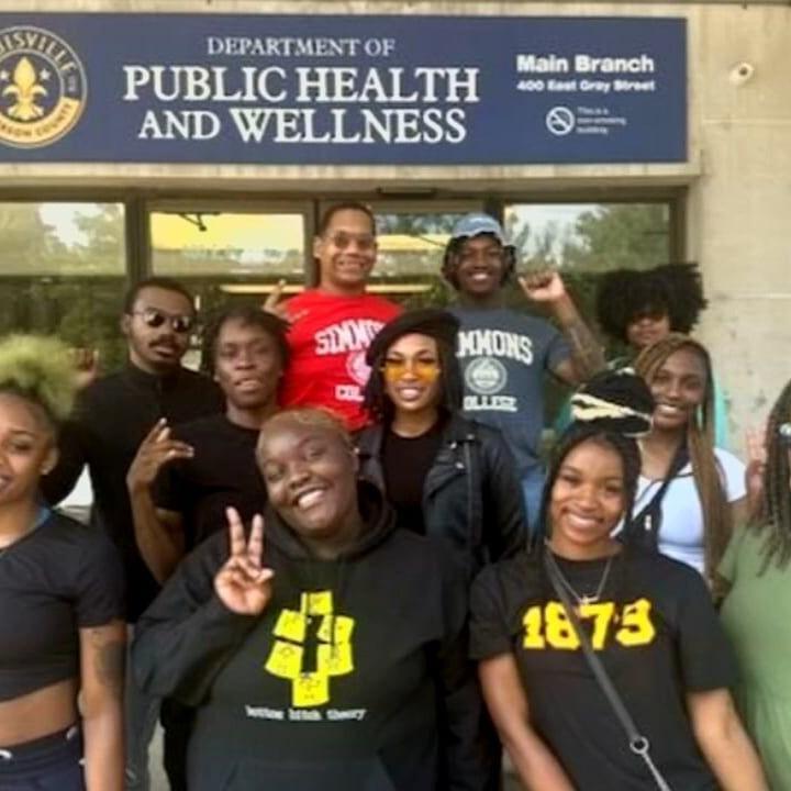 Louisville college students take part in program created to attract more to medical field